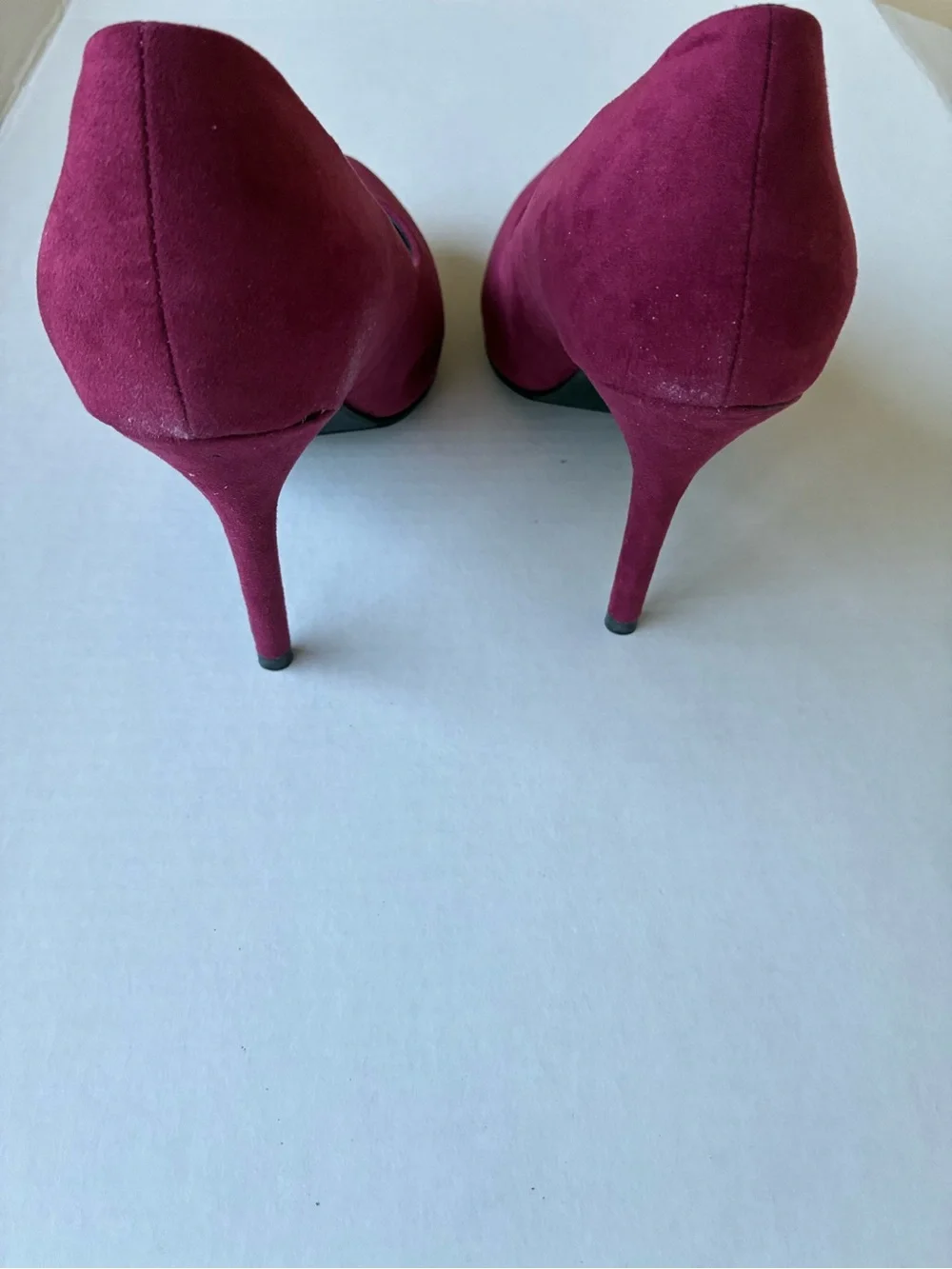 Women’s Suede Pointed-Toe Pumps in Berry